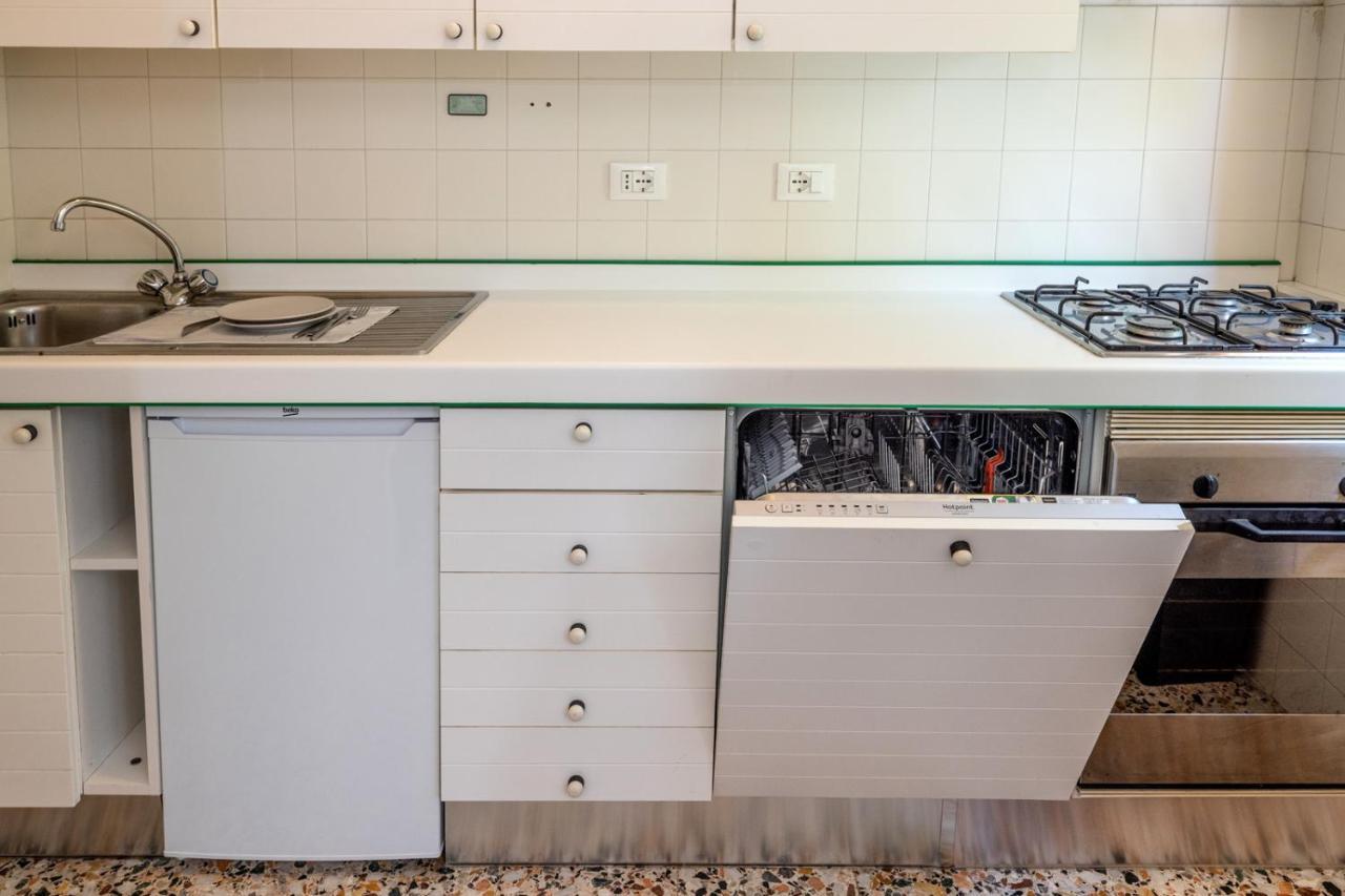 Casa Bell - Appartamento Con Parcheggio Privato E Bike Room Finale Ligure Eksteriør billede